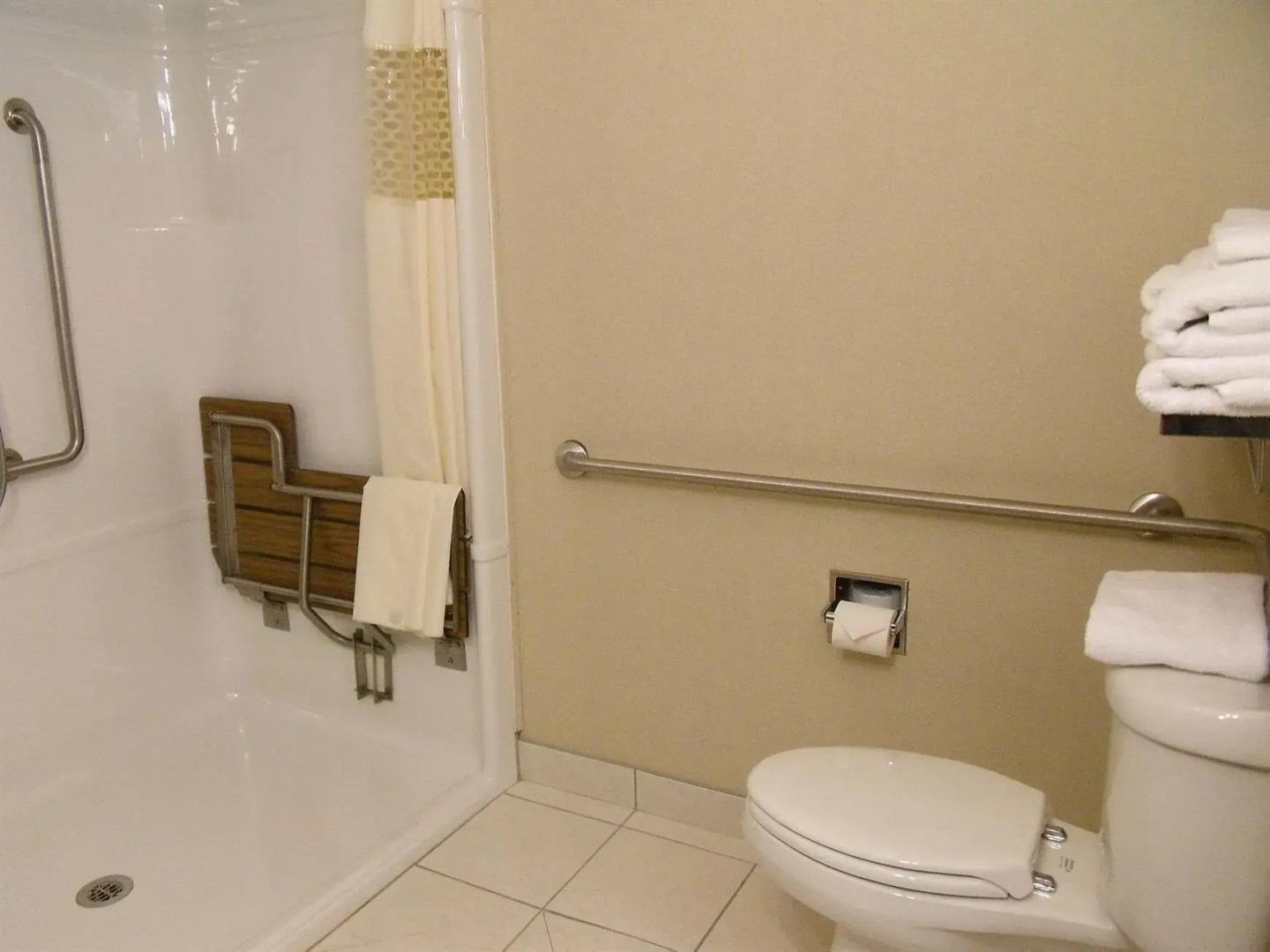 Humphry Inn & Suites