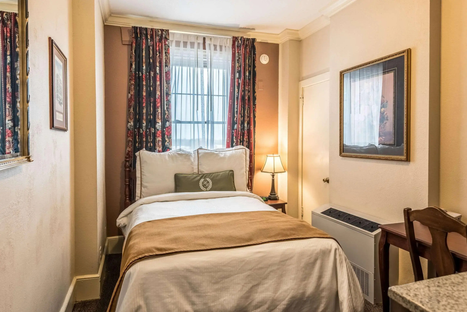 Hotel Bothwell Sedalia Central District, an Ascend Collection Hotel