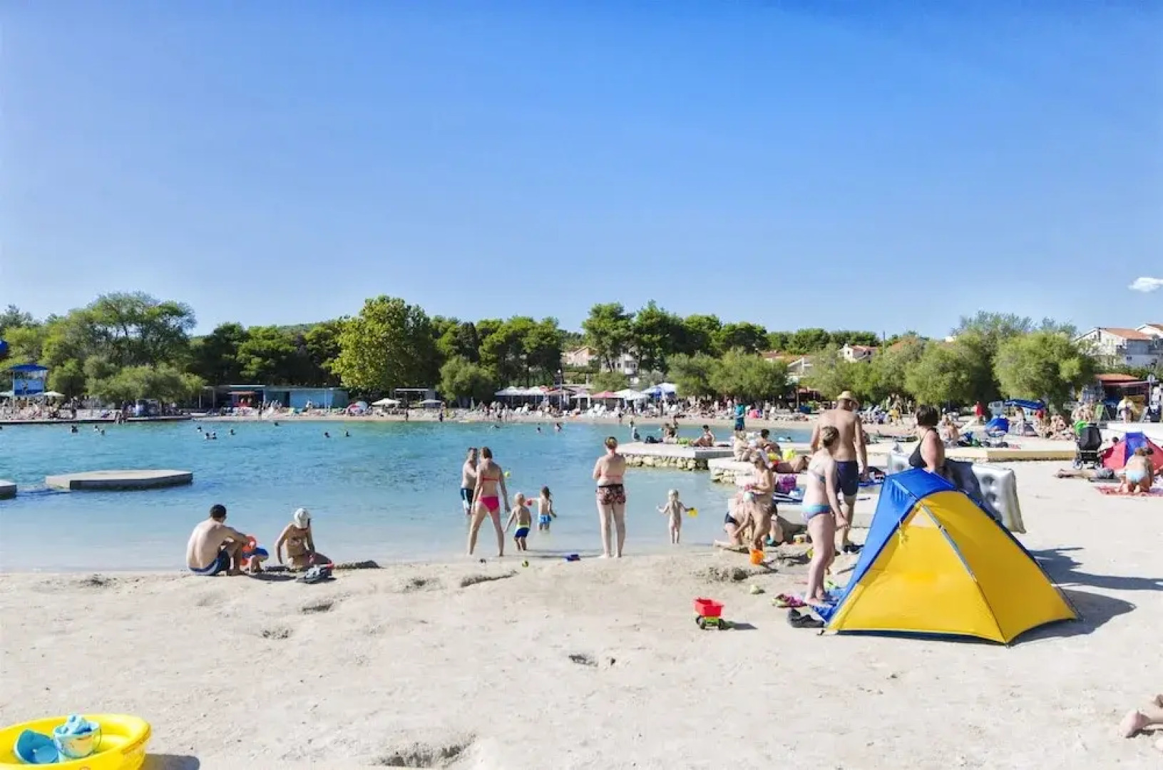 Apartments and Rooms On the Beach