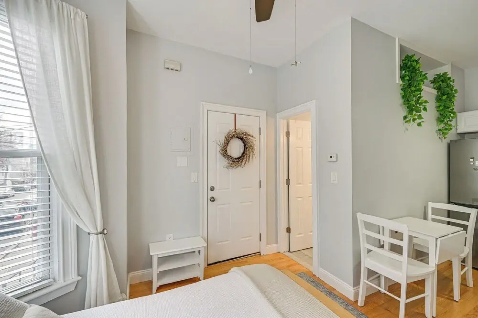 Cozy Somerville Studio: 2 Mi To Boston, Walk To T!