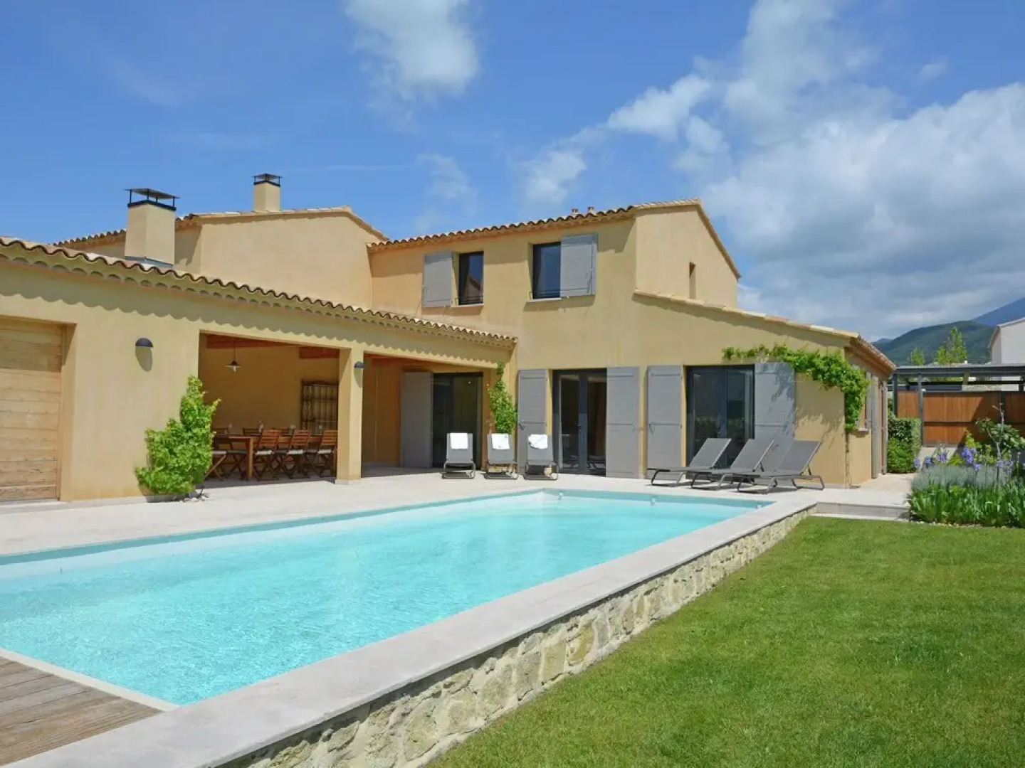 Luxury Villa With Heated Private Swimming Pool in Grounds Walking Distance From Malaucène