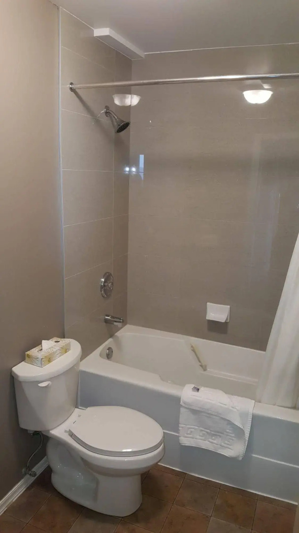 The Cedarwood Inn & Suites