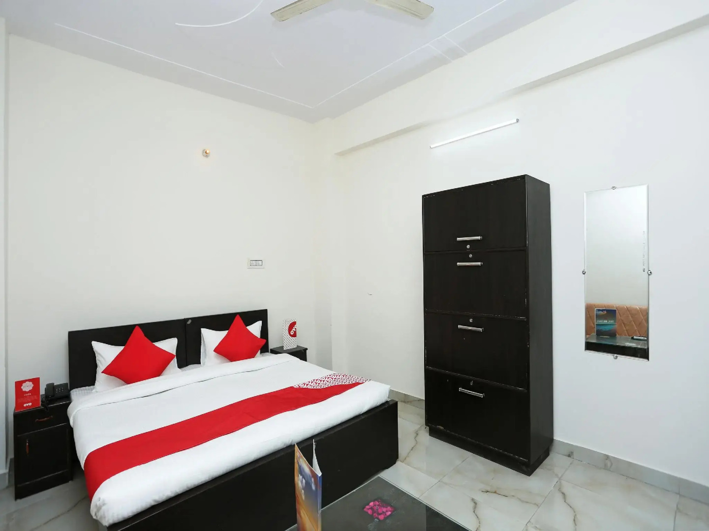 OYO 16904 Hotel Maharaja Palace