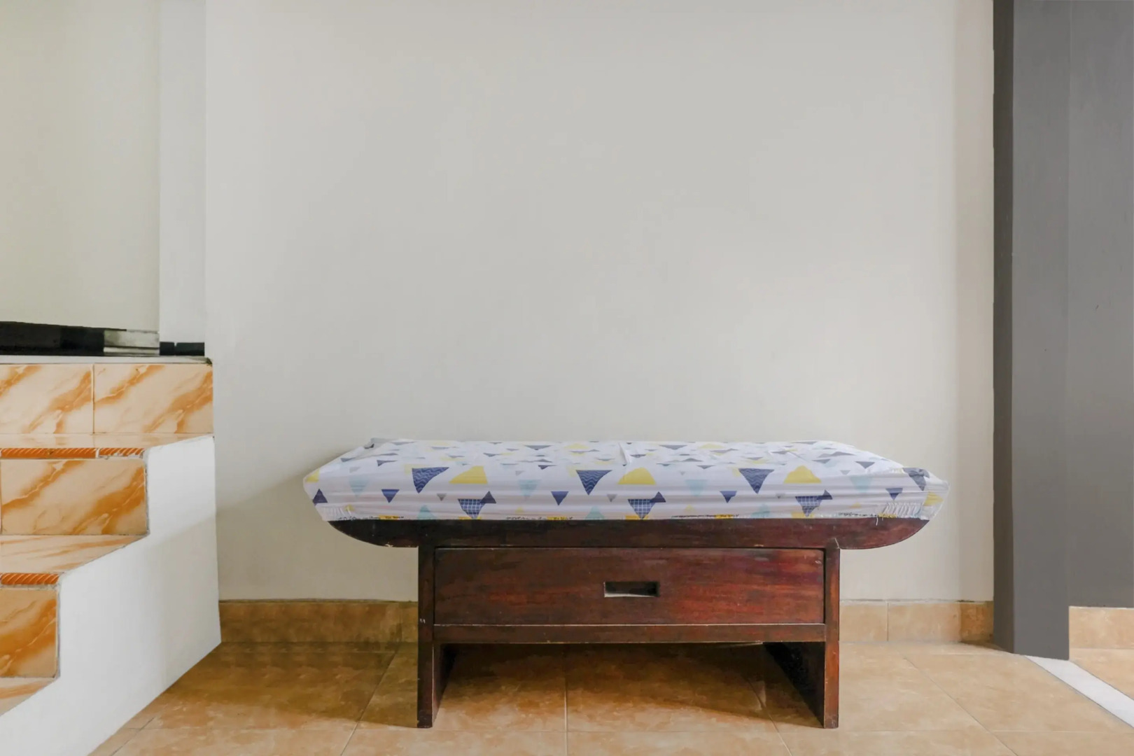 SPOT ON 2723 Gatsu Kost