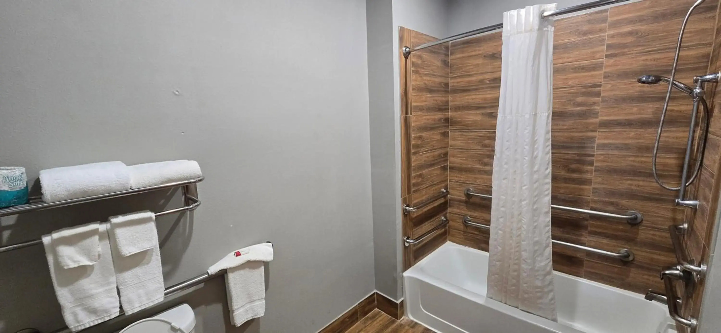 Super 8 by Wyndham Carrizo Springs