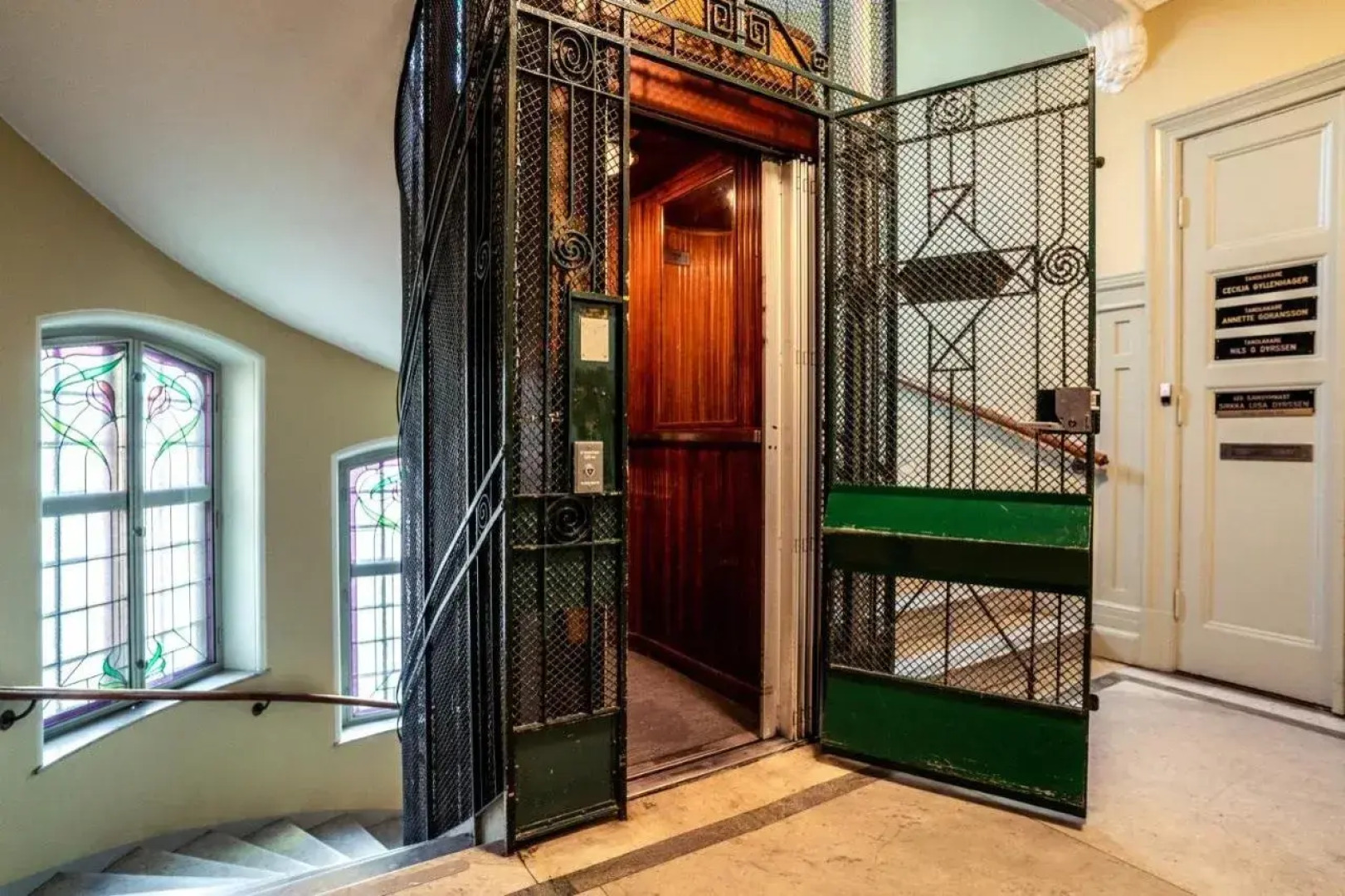 Queen's Hotel by First Hotels