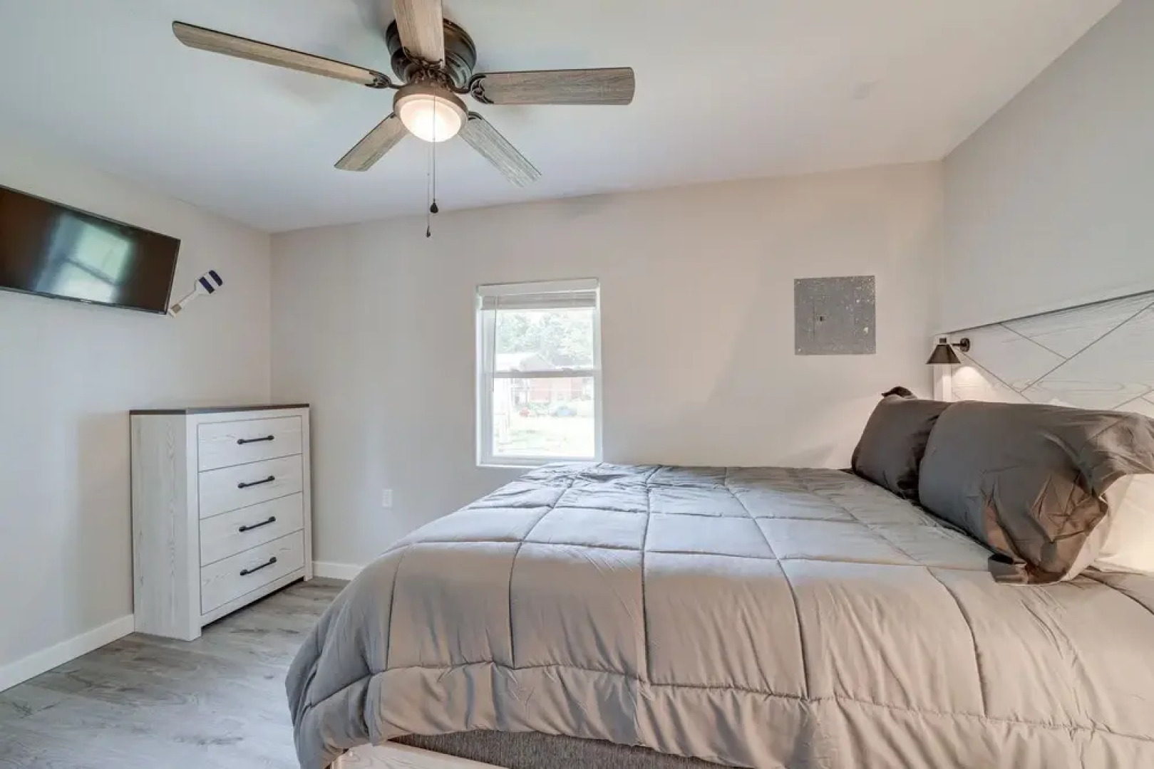 Waterfront Grove Retreat w/ Dock: 'cedar Ridge'