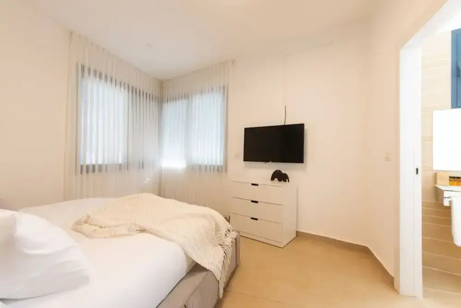 Huge Pampering Villa 5 BR with Jacuzzi