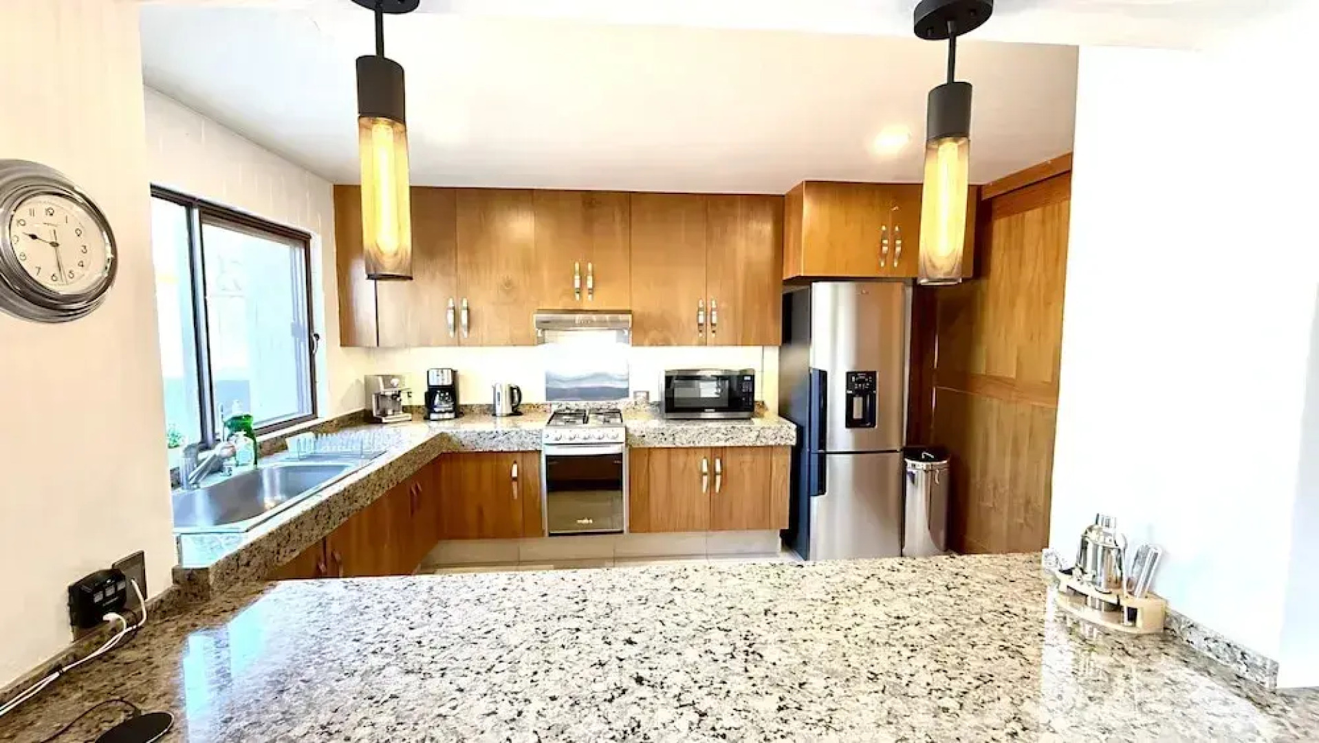 Ajijic Modern 1 Bedroom Home -walk To Everything -patio -gym -pickleball Court