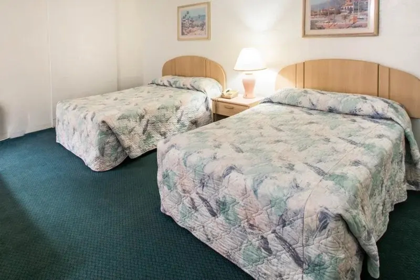 Rodeway Inn & Suites