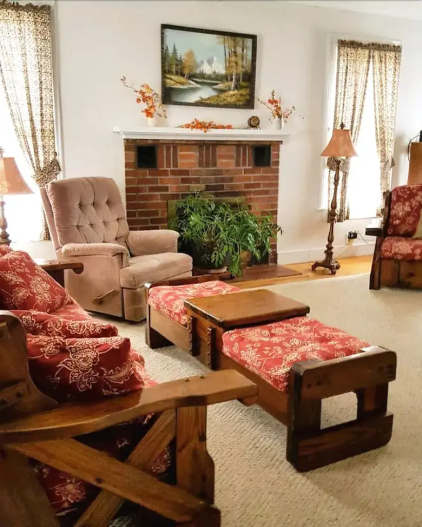 1 Mile to Dreams Park 4792 Willsey House