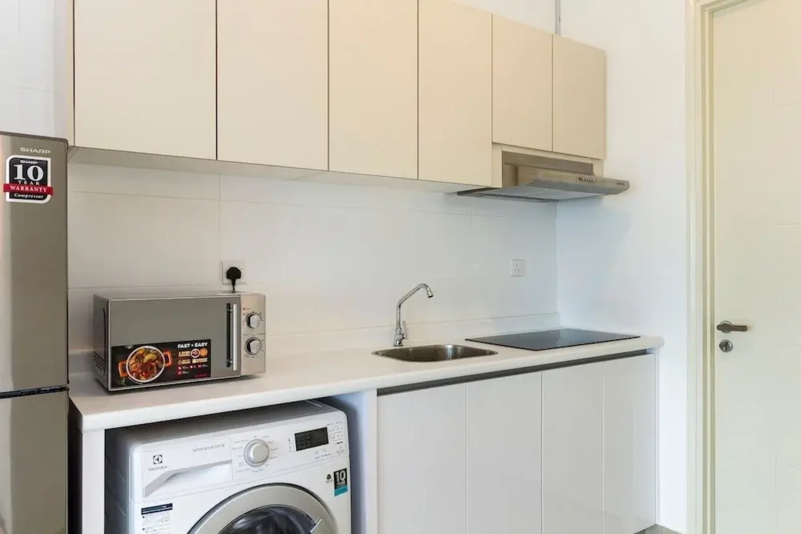 Modern 2Br Arte Suite By Guestready