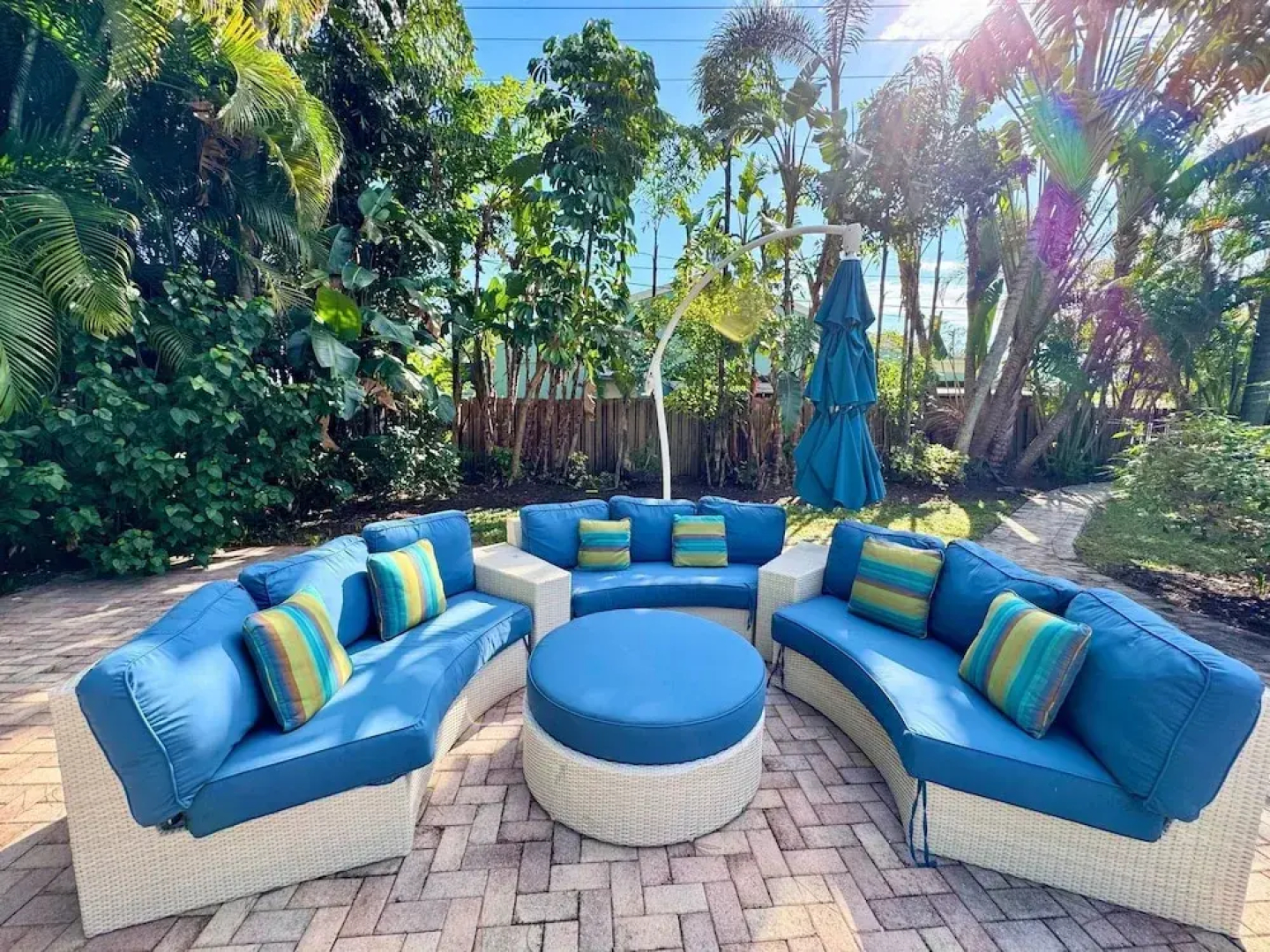 Vidal Manor 4BR Oasis w Pool Cabana- Wilton Dr