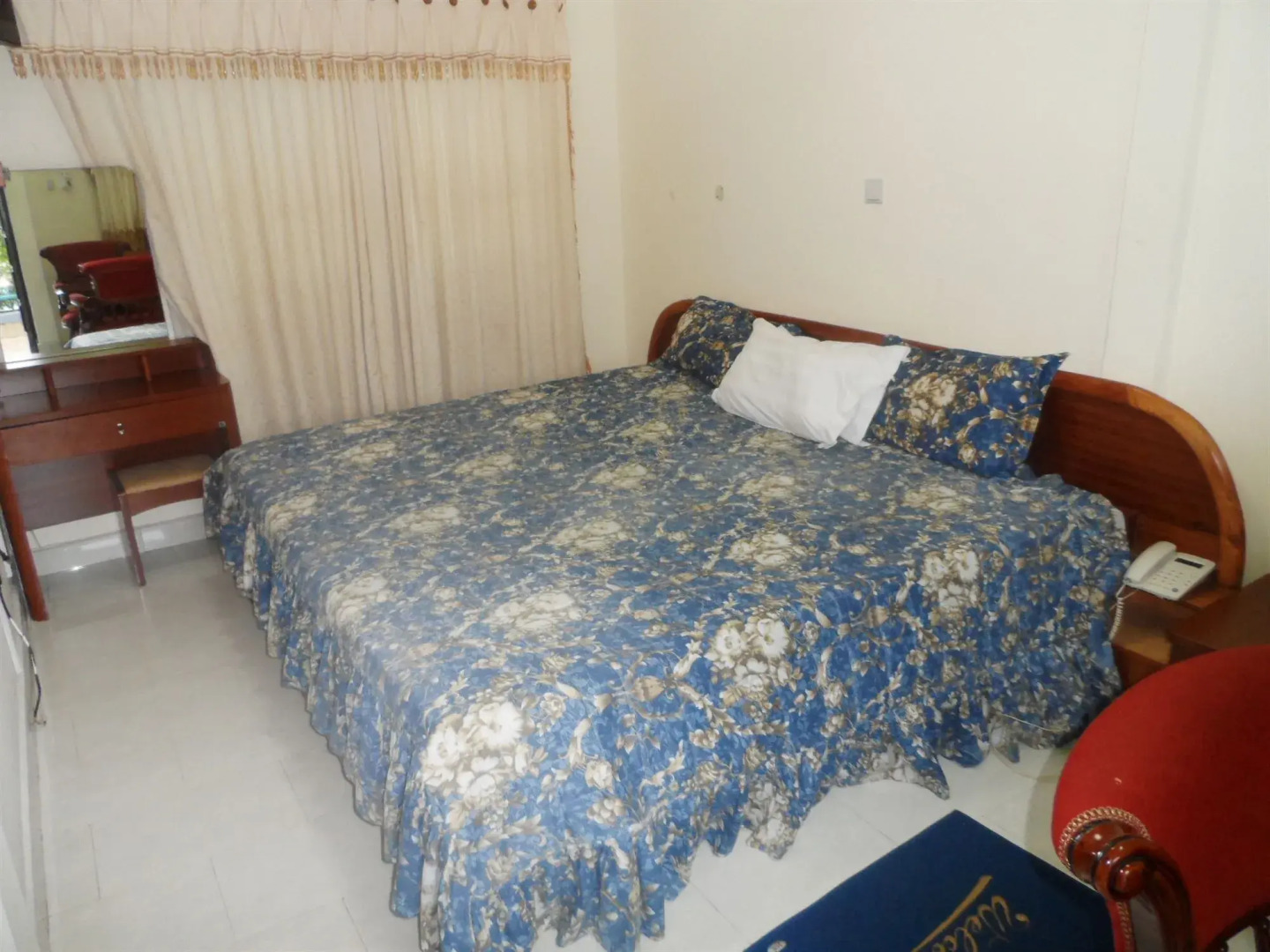 De Holiday Beach Hotel