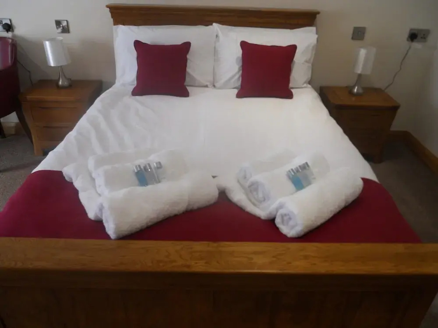 Riverside Caravan & Camping Park