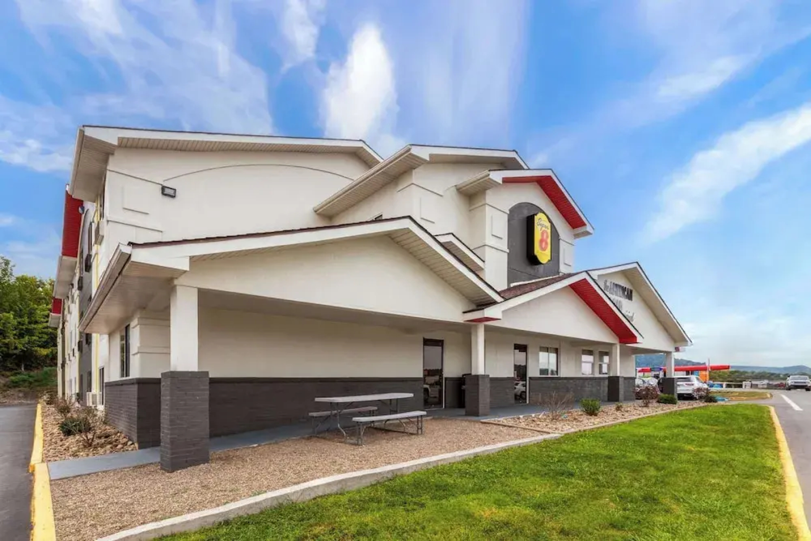 Super 8 by Wyndham Summersville/New River National Park