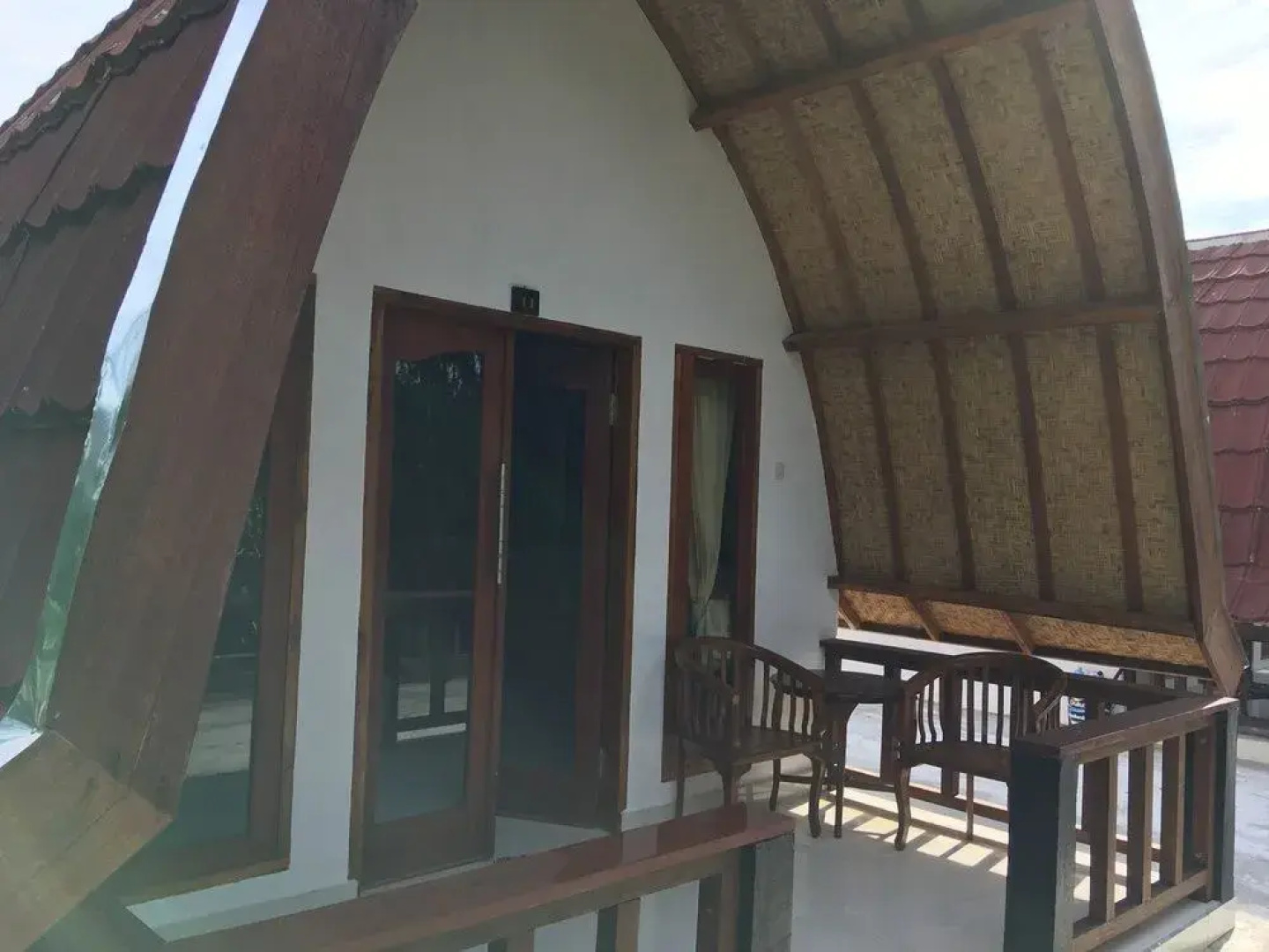 Warna Beach Hotel