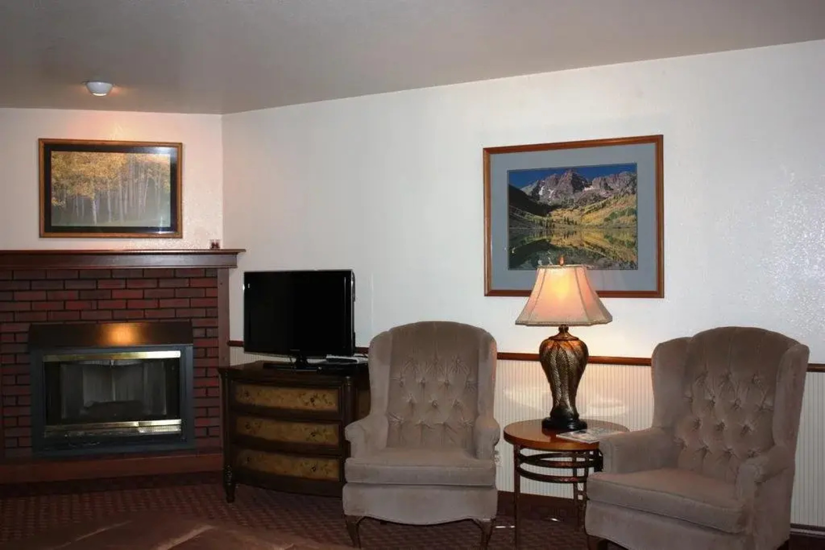Lookout Inn GuestHouse and Suites