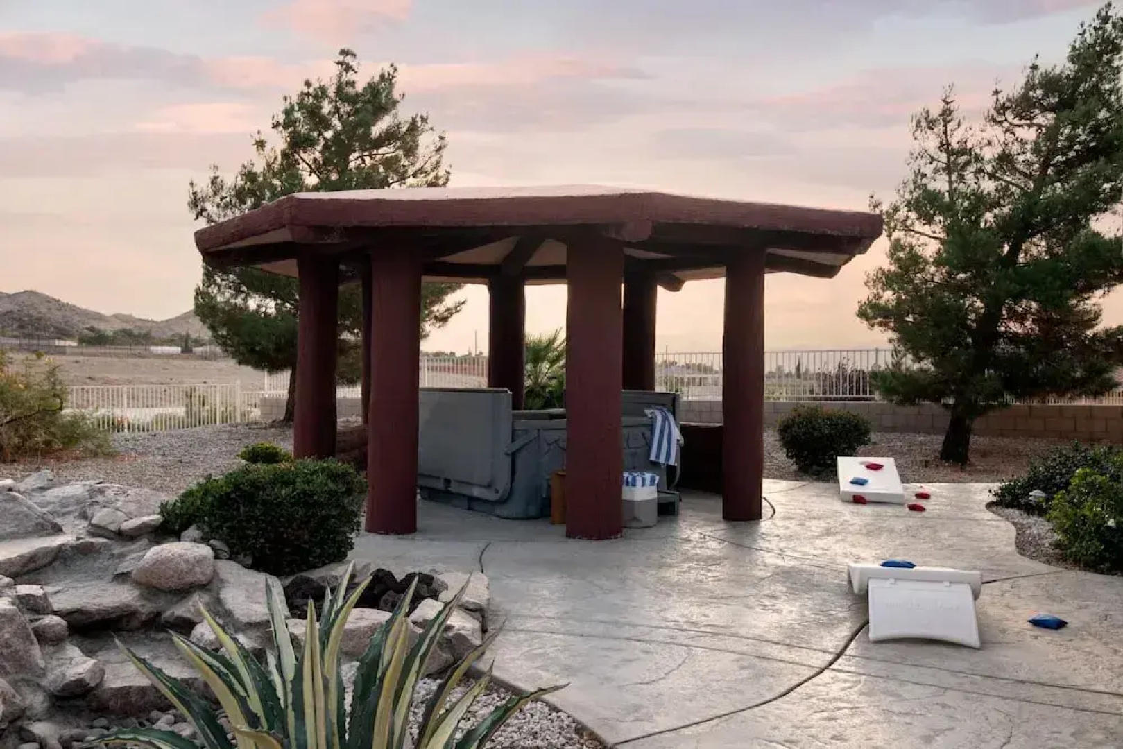 Selecta Ave - Fauna in Yucca Valley