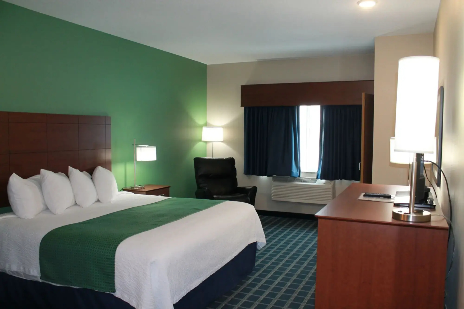 Brookstone Lodge & Suites