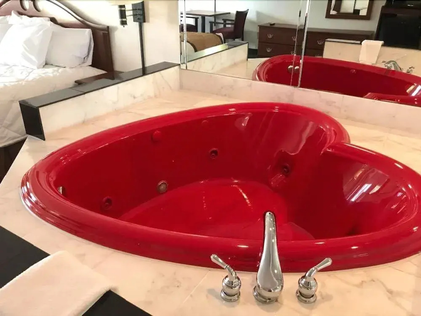 Budgetel Inn Suites Pine Mountain