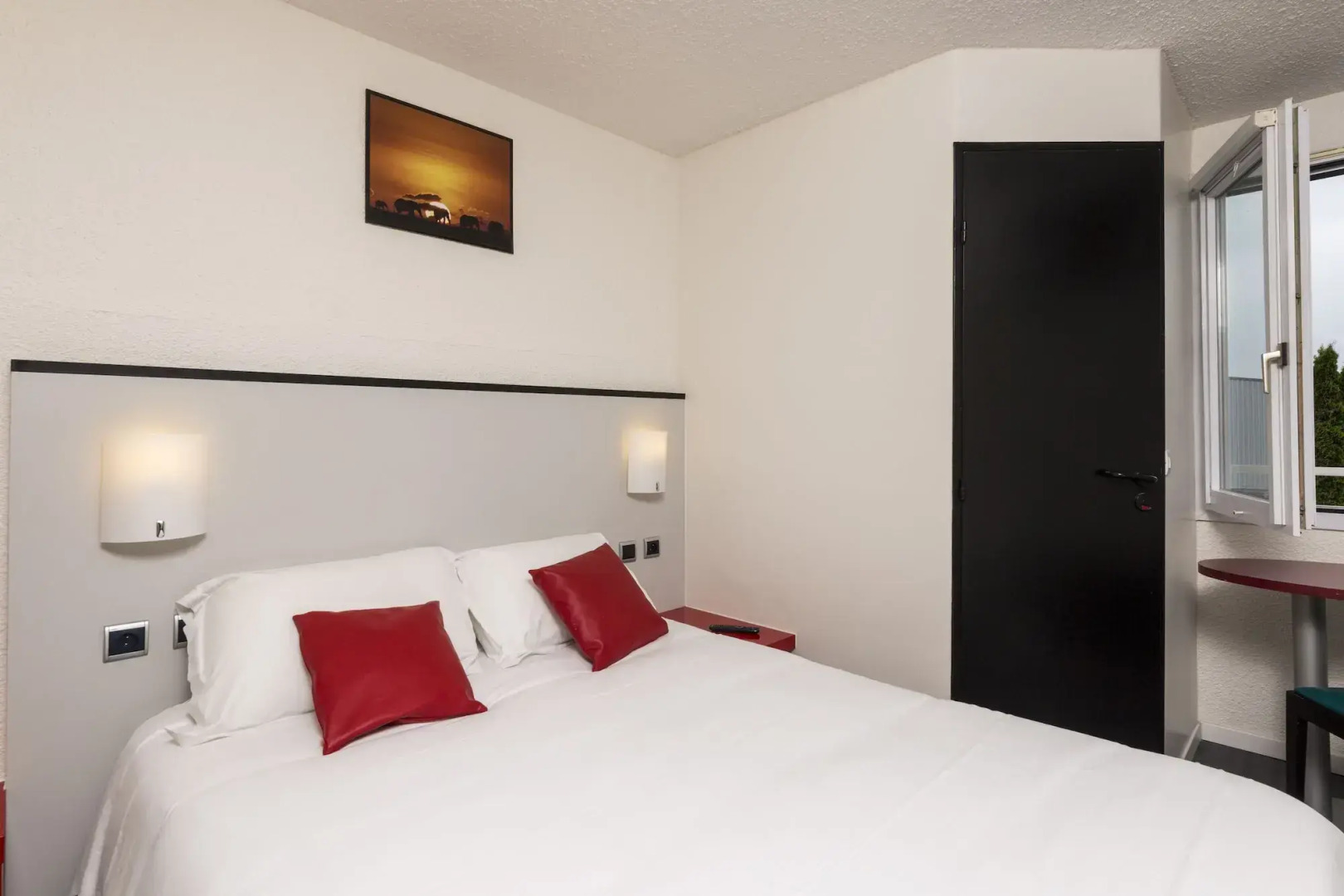 Initial by Balladins St Quentin/Gauchy