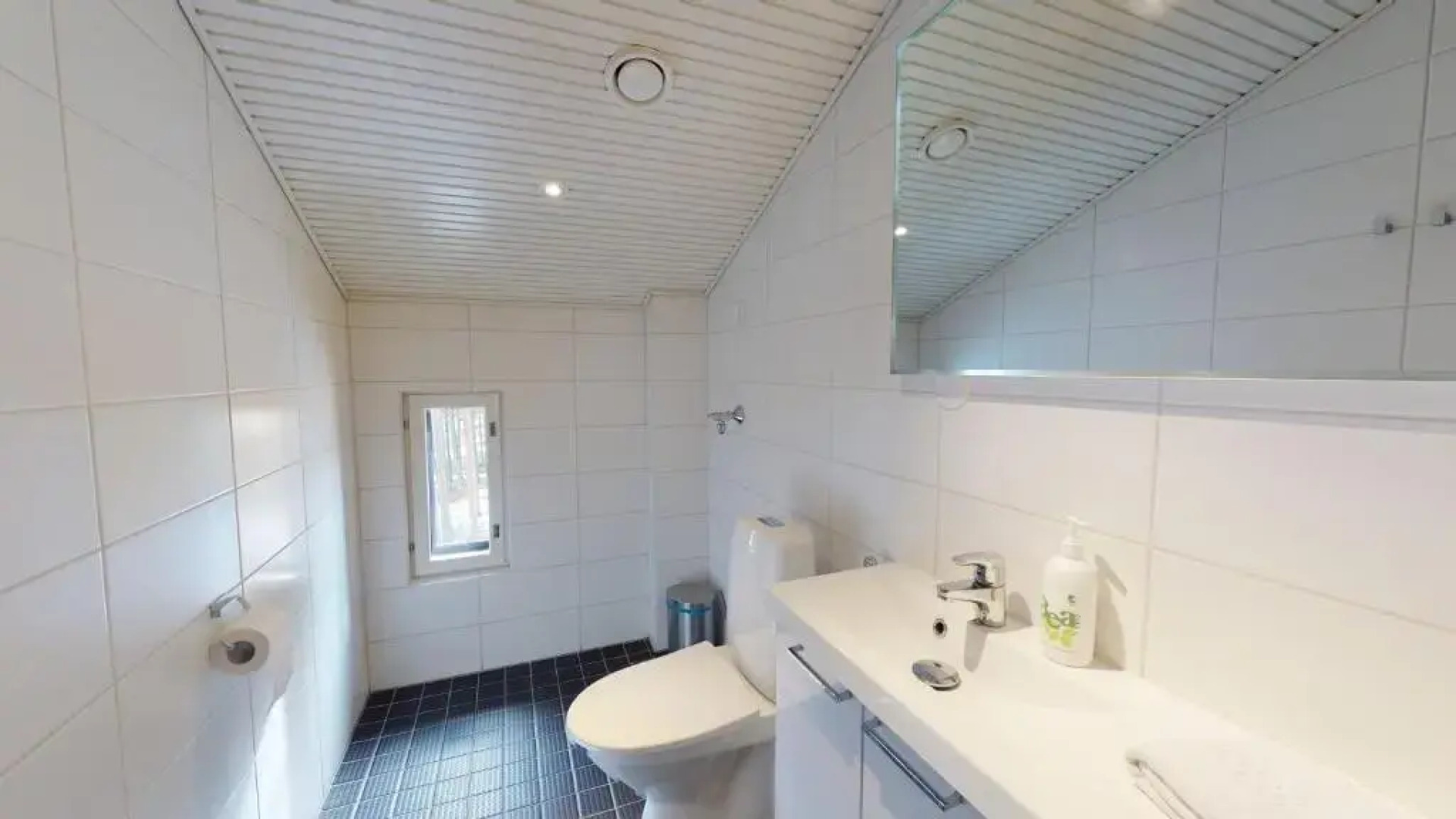 Sandy Kelt, Irish House Apartments