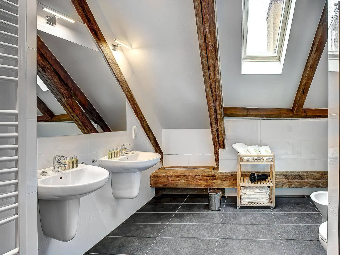 4 Arts Apartments by Adrez Living