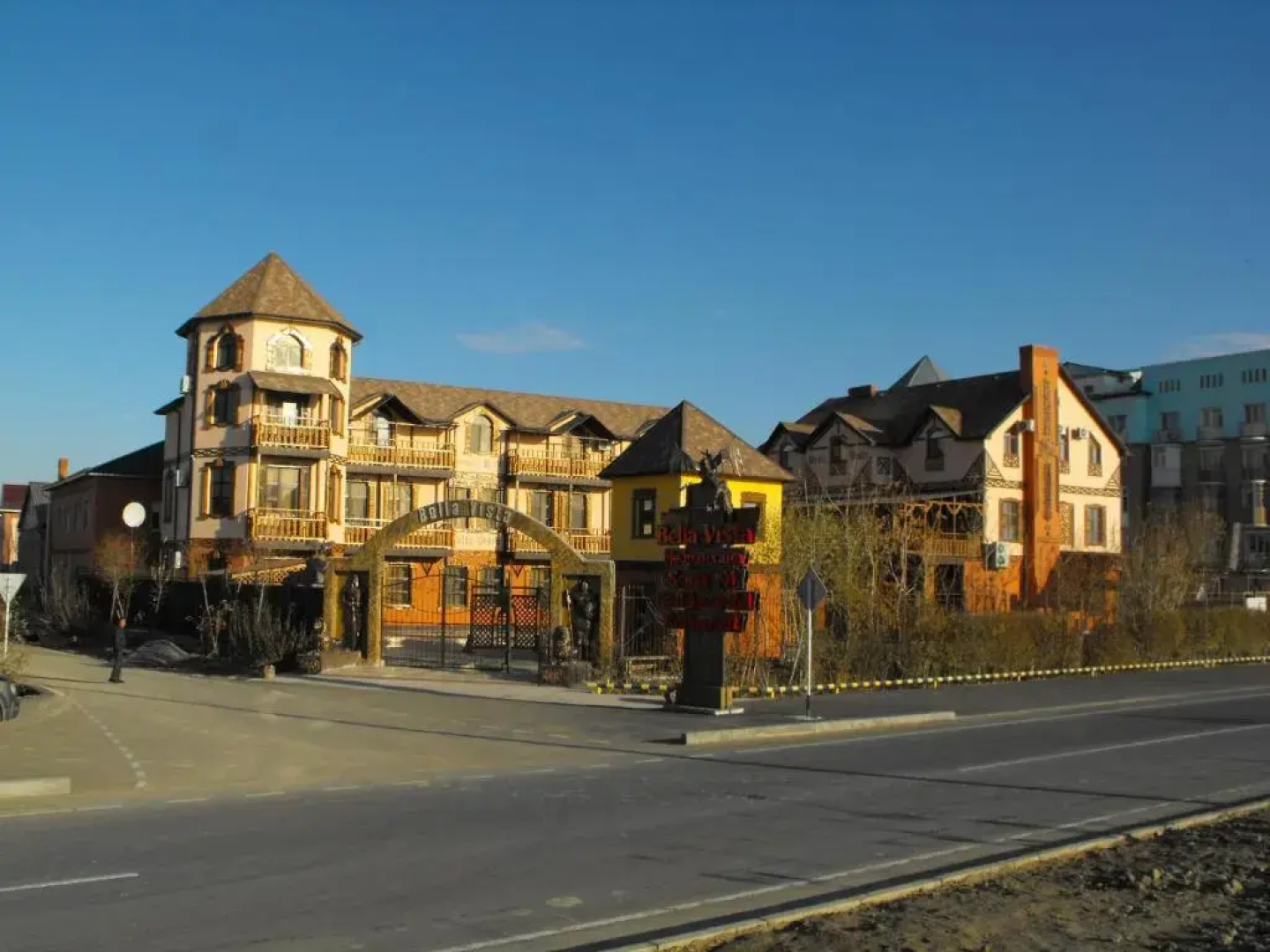 Complex Bella Vista