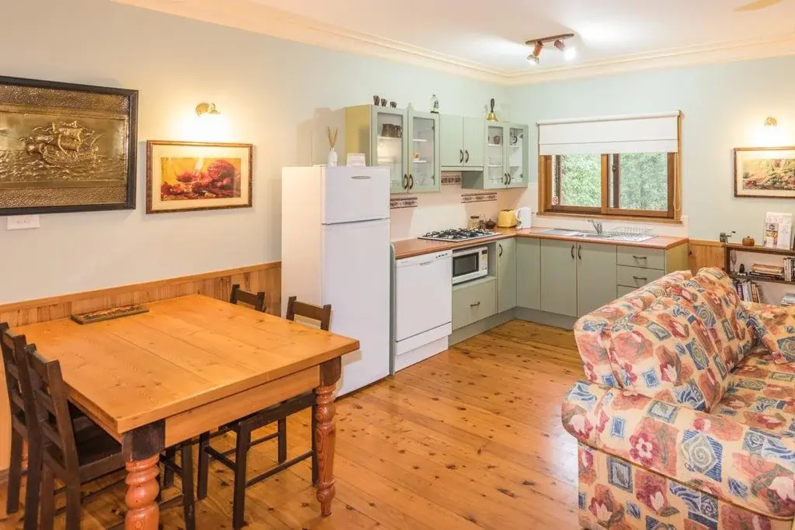 Bay and Bush, Jervis Bay