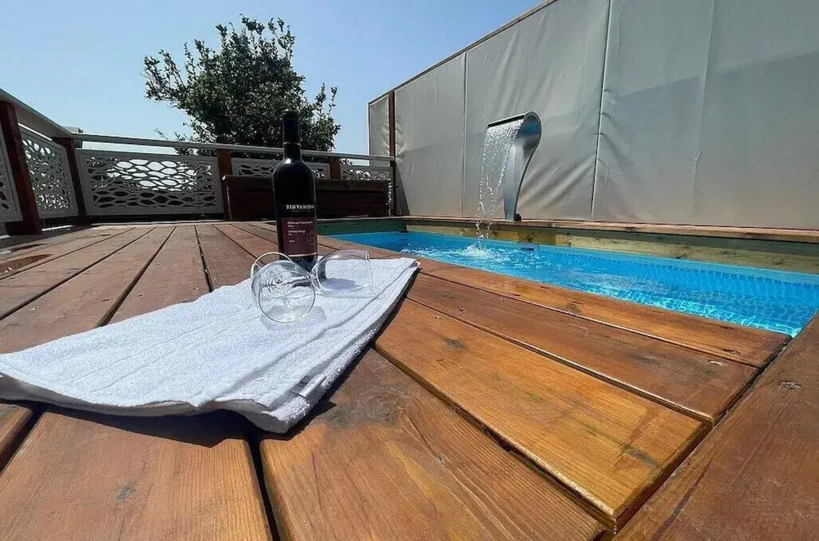 Neve Bar boutique hotel in the village