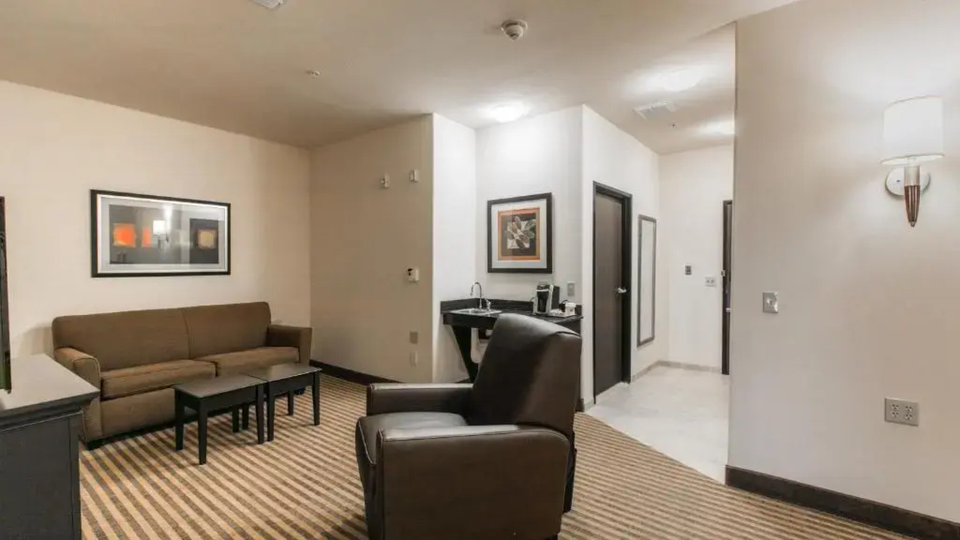 Holiday Inn Express & Suites Oklahoma City NW-Quail Springs by IHG