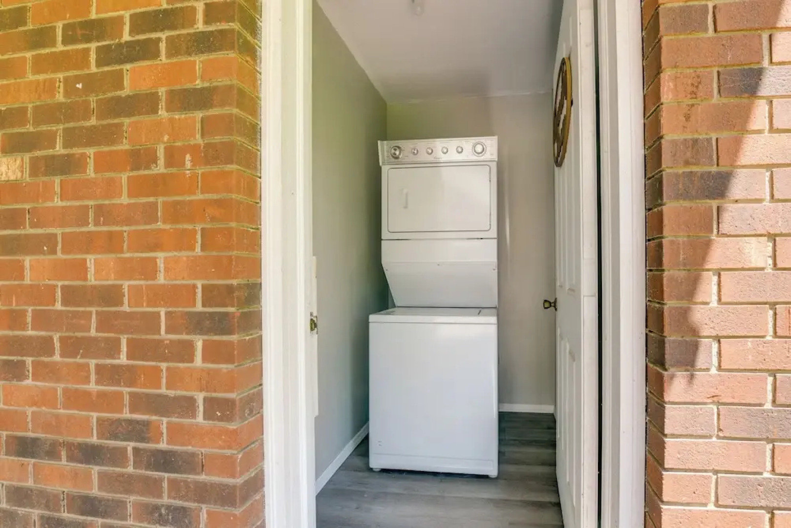 Charming Jonesville Home w/ Grill - Near Wineries!