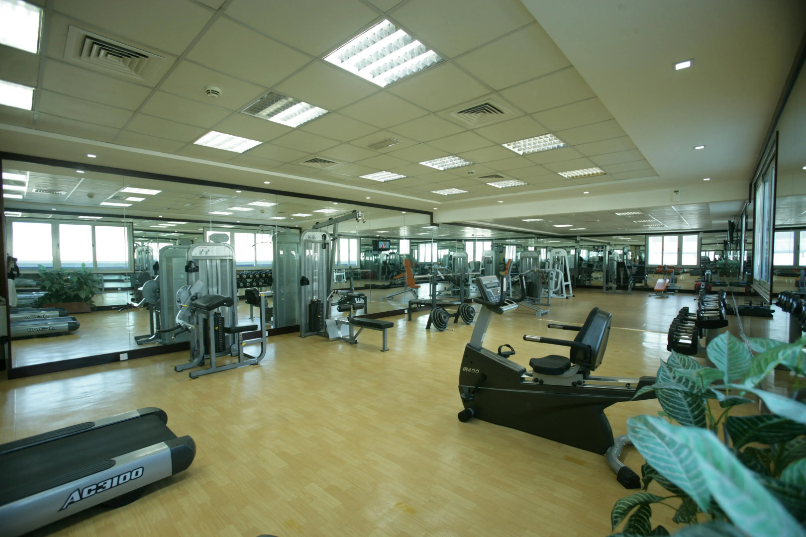 Отель Wescott Plaza Hotel Apartment