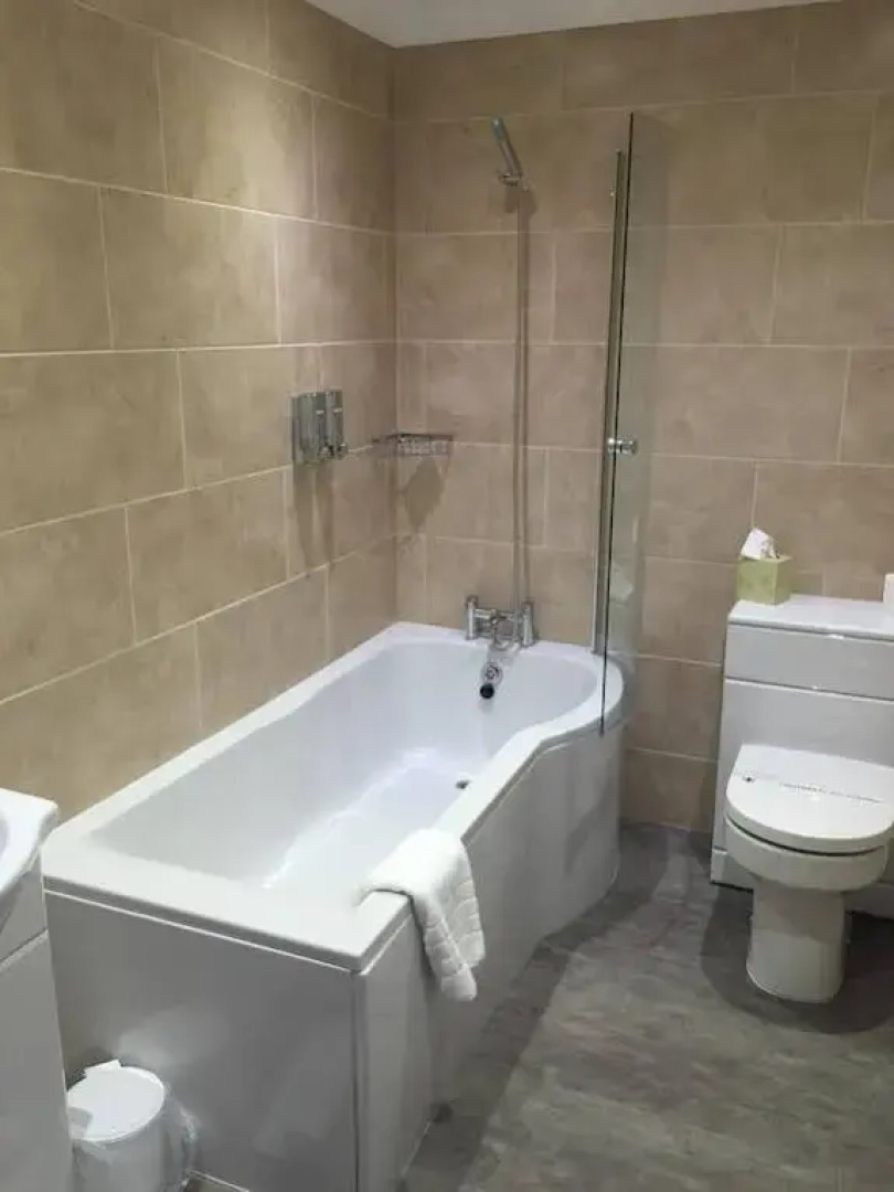 The Three Horseshoes