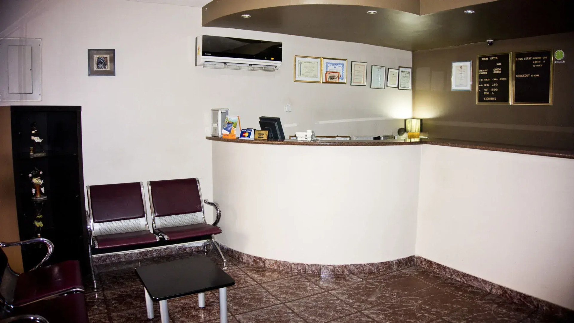 Crown Apartamento Hotel