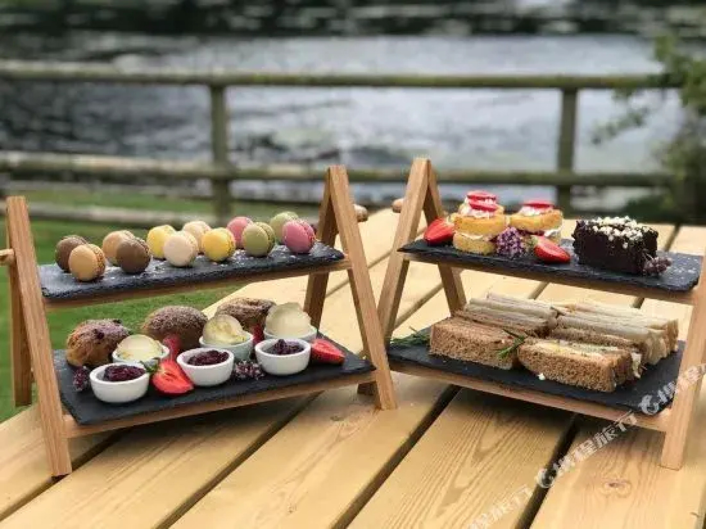 Cadmore Lakeside Hotel