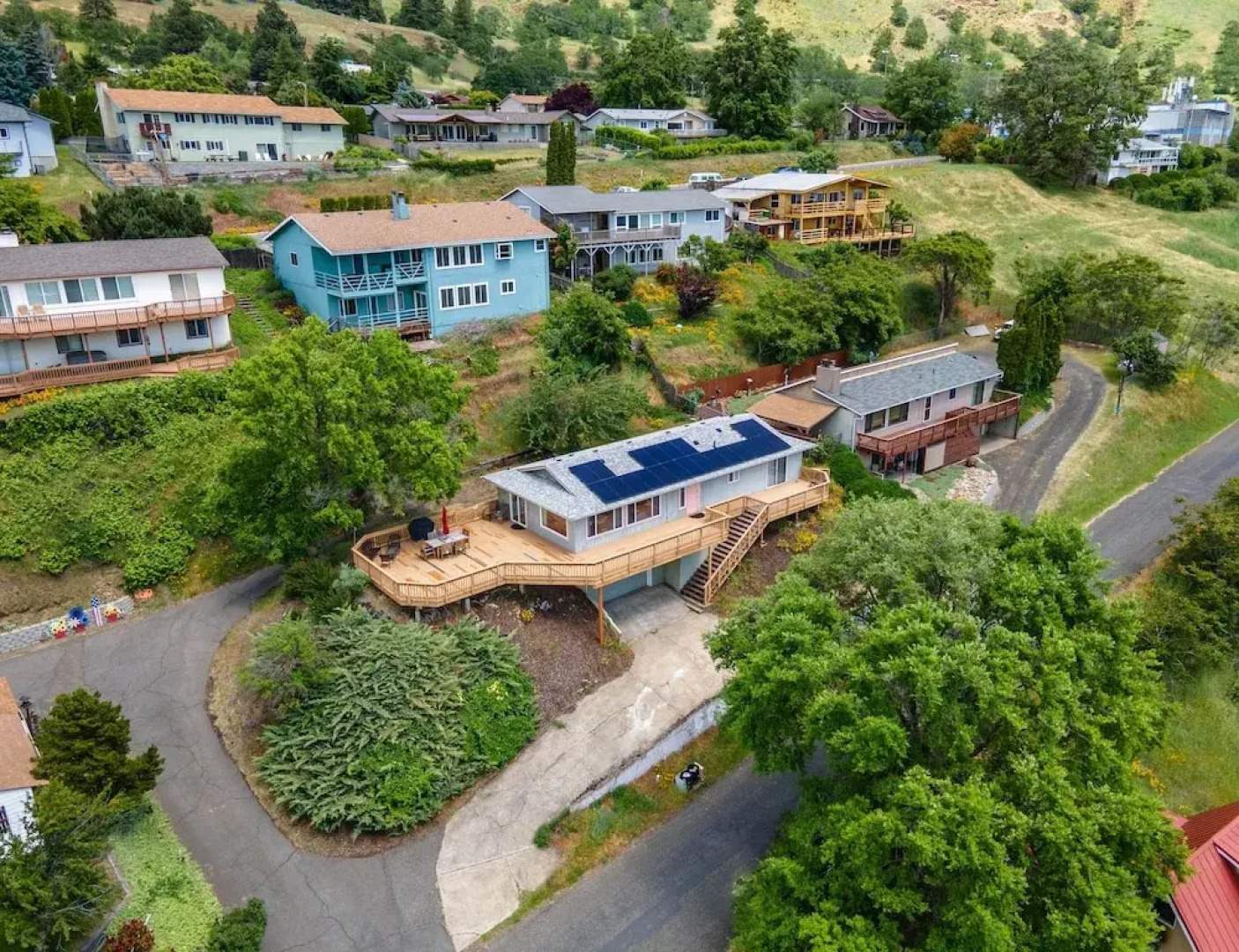 Point Lyle 3 Bedroom Home by RedAwning