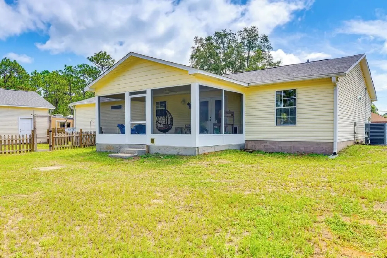 Navarre House w/ Game Room: 5 Mi to Beaches!