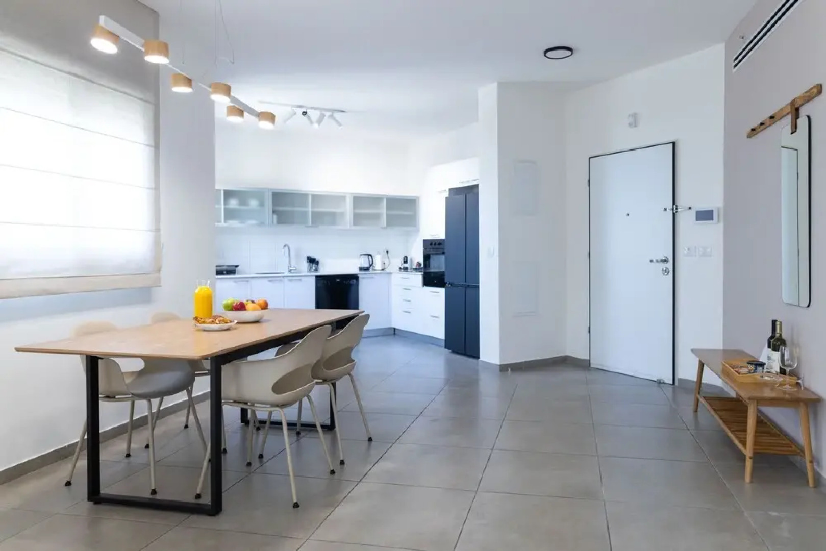 SeaFront Luxurious 3 BR Apartment