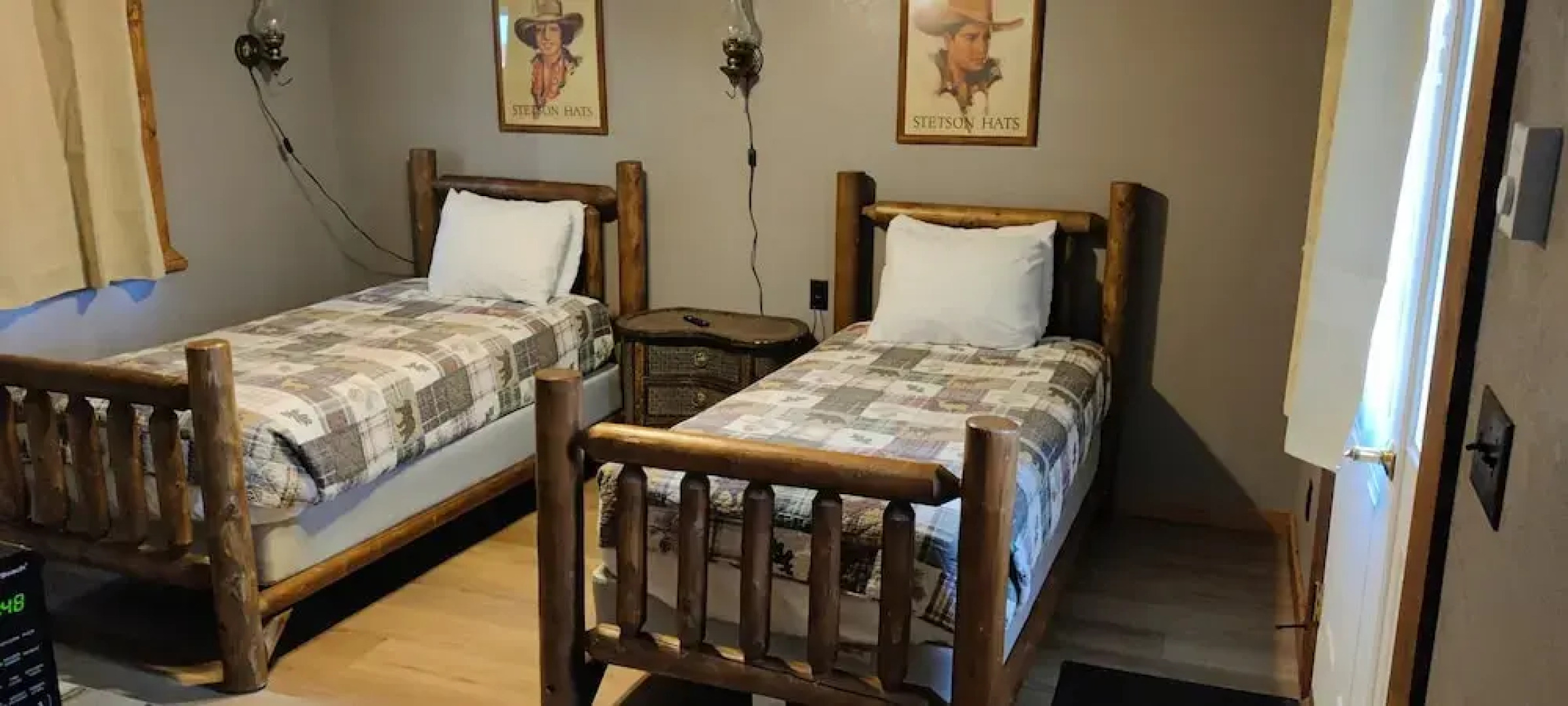 Twin Pines Lodge & Cabins