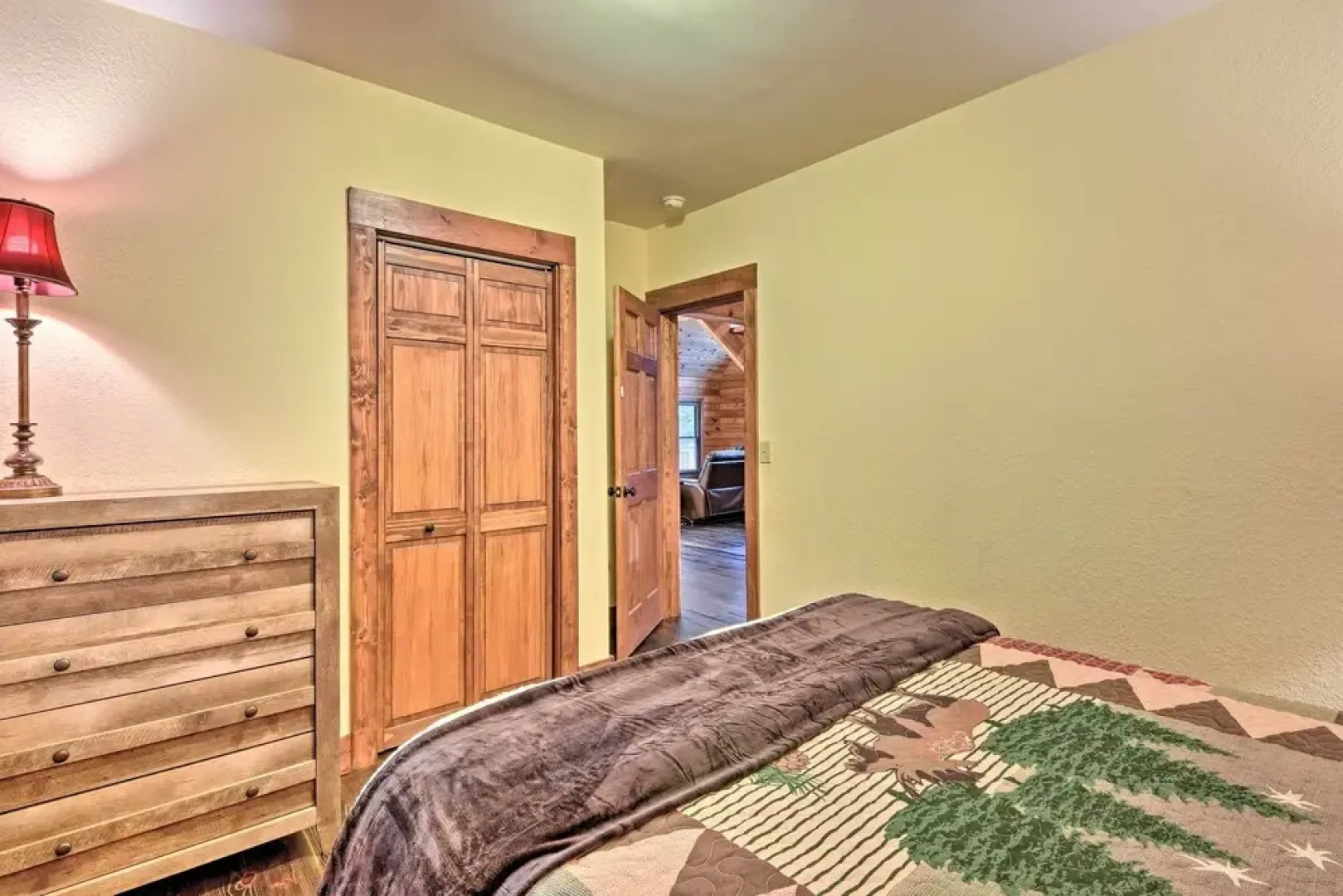 Sapphire Log Cabin w/ Wraparound Deck + Fire Pit!