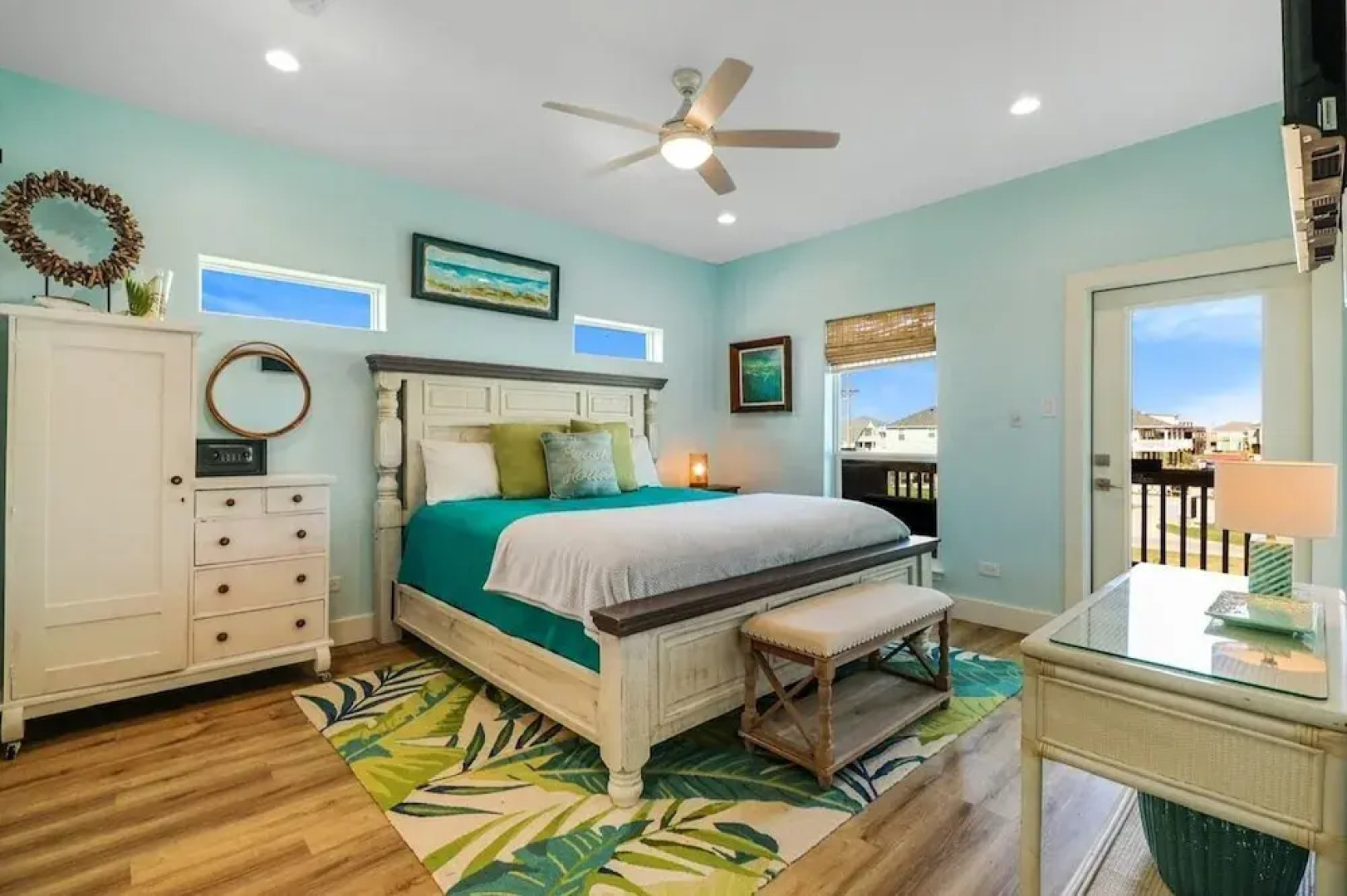 Coral Breeze 3 Bedroom Home by RedAwning