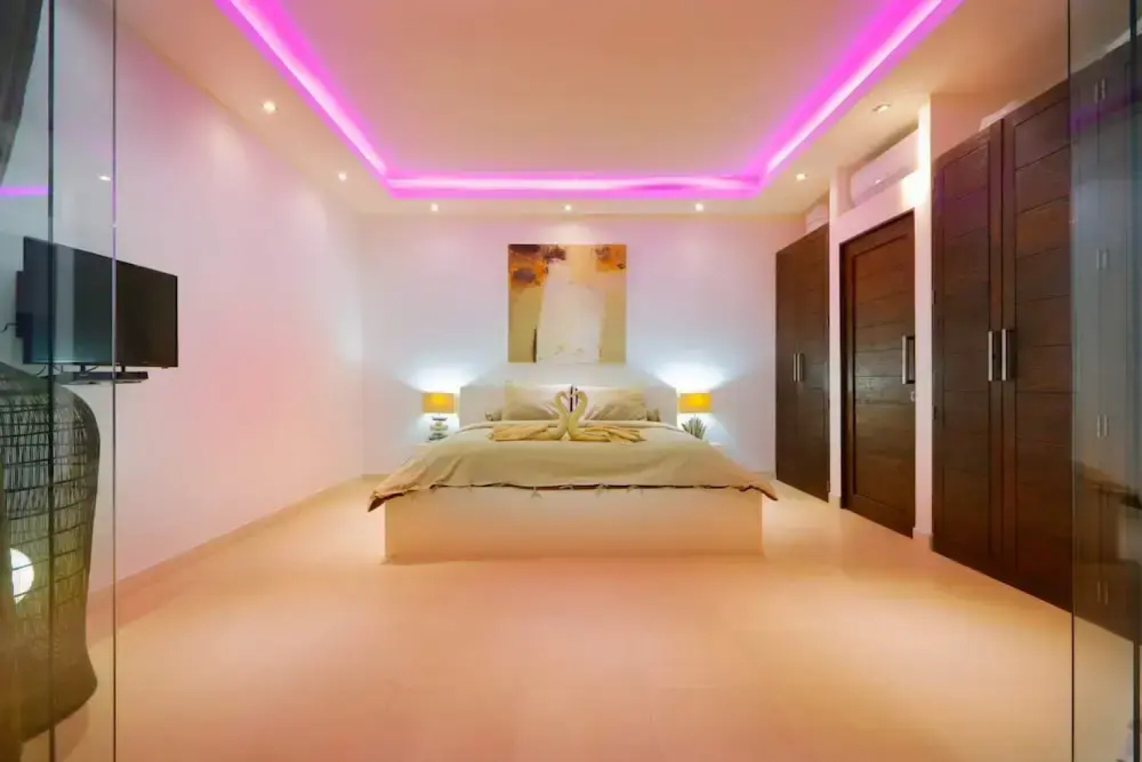 Elegant Private Villa, 3 BR, Seminyak With Staff