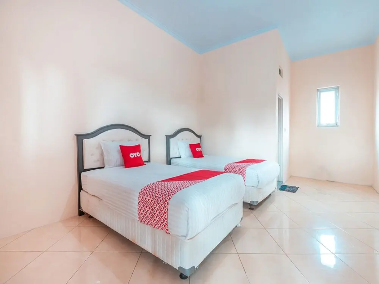 D'colonel Residence by OYO Rooms