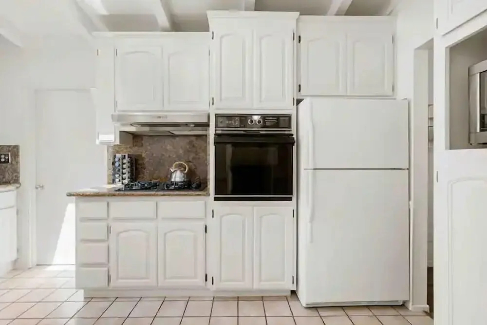 Mid Century Garden View Home Parking