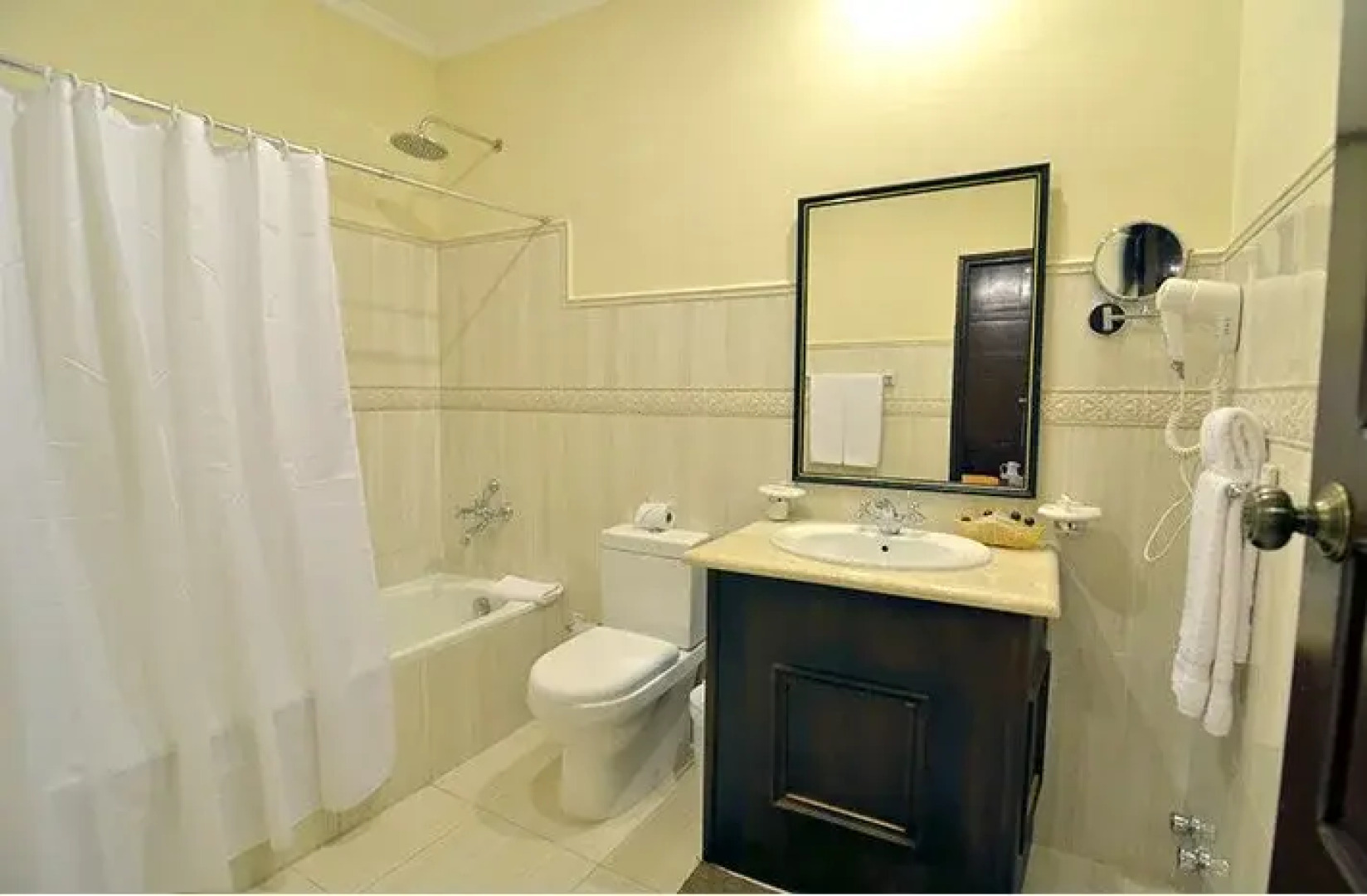 Hotel E La Avellaneda