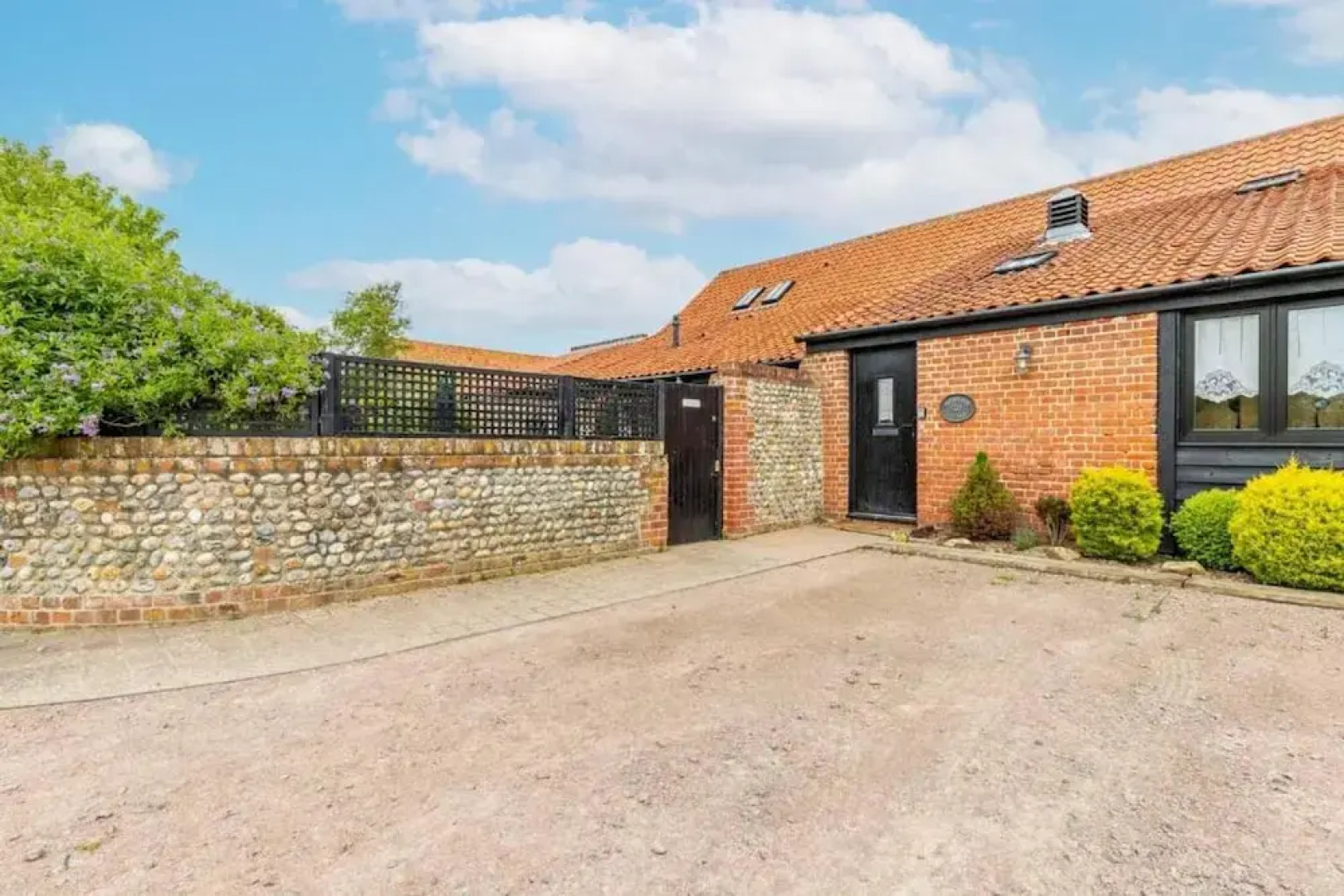 Host Stay Nicholson Cottage