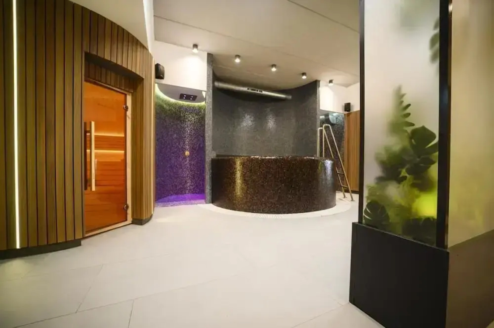 AQUAREL health & spa center