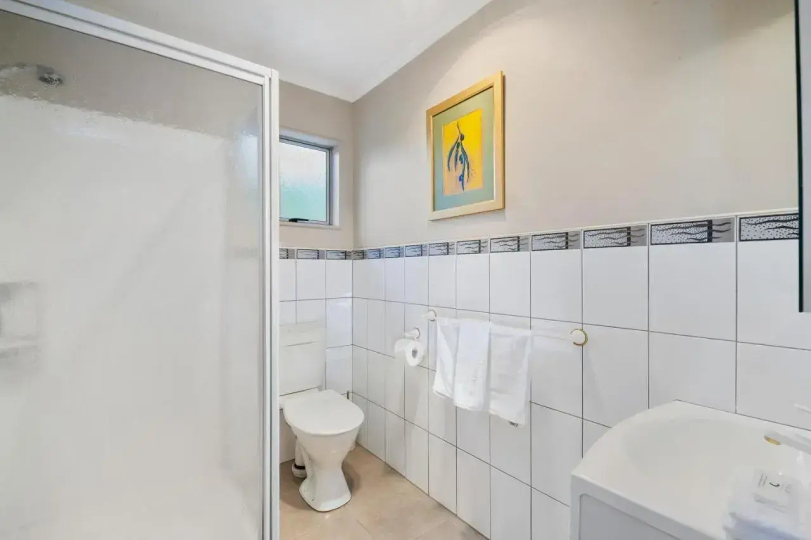 Above The Lake Bed Breakfast